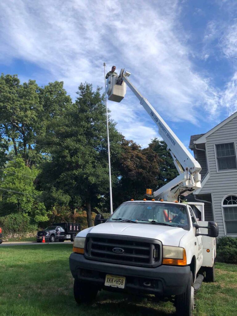 fp repair with bucket truck 1